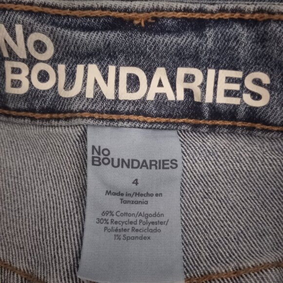 NWT No Boundaries High Rise Cuff Hem Denim Shorts Womens 4 Medium Wash Stretch - Picture 4 of 6